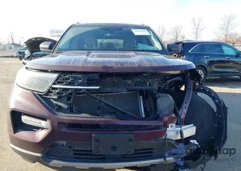 2022 Ford Explorer Xlt z USA, uszkodzony, nr VIN 1FMSK8DH3NGB25702